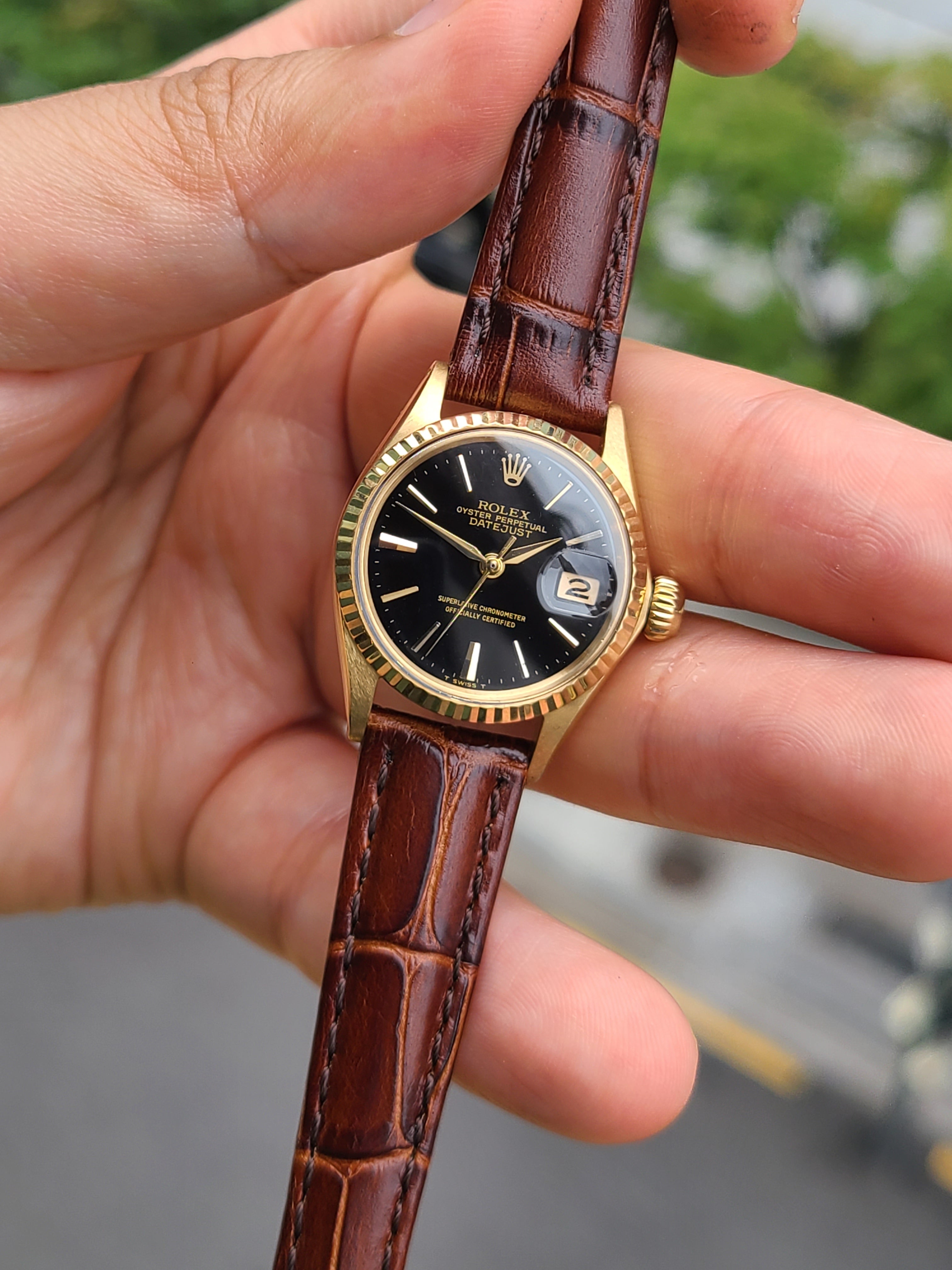 Rolex Datejust Black Dial 18K Solid Gold Women's 롤렉스 여성용 데이저스트 블랙 버건디스트렙 옐로우골드 18K 올금통