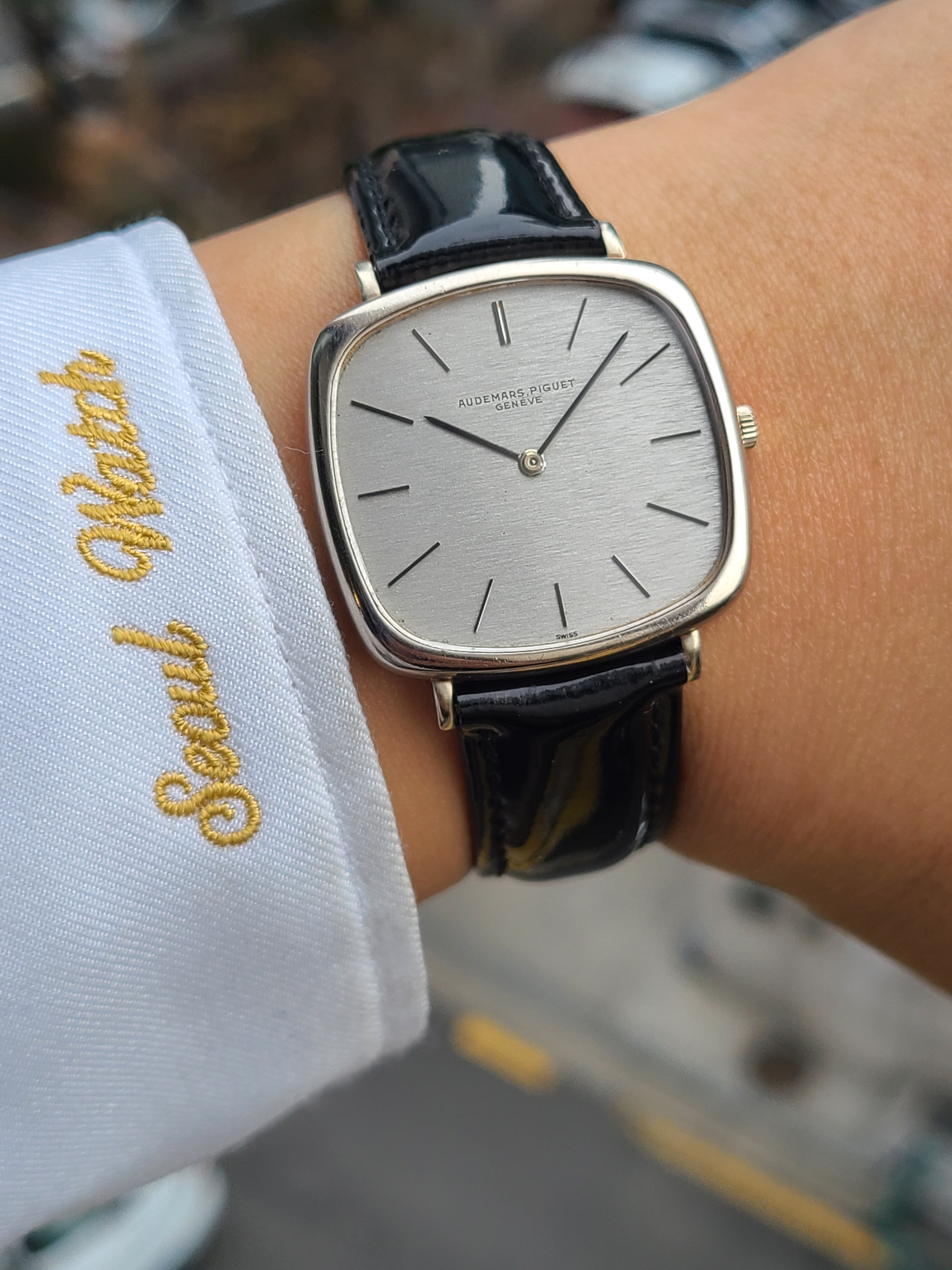 Audemars Piguet Classic Ultra-Slim 18K White Gold Hand-Widing Vintage 오데마피게 클래식 18k 쿠션케이스 화이트골드 린넨