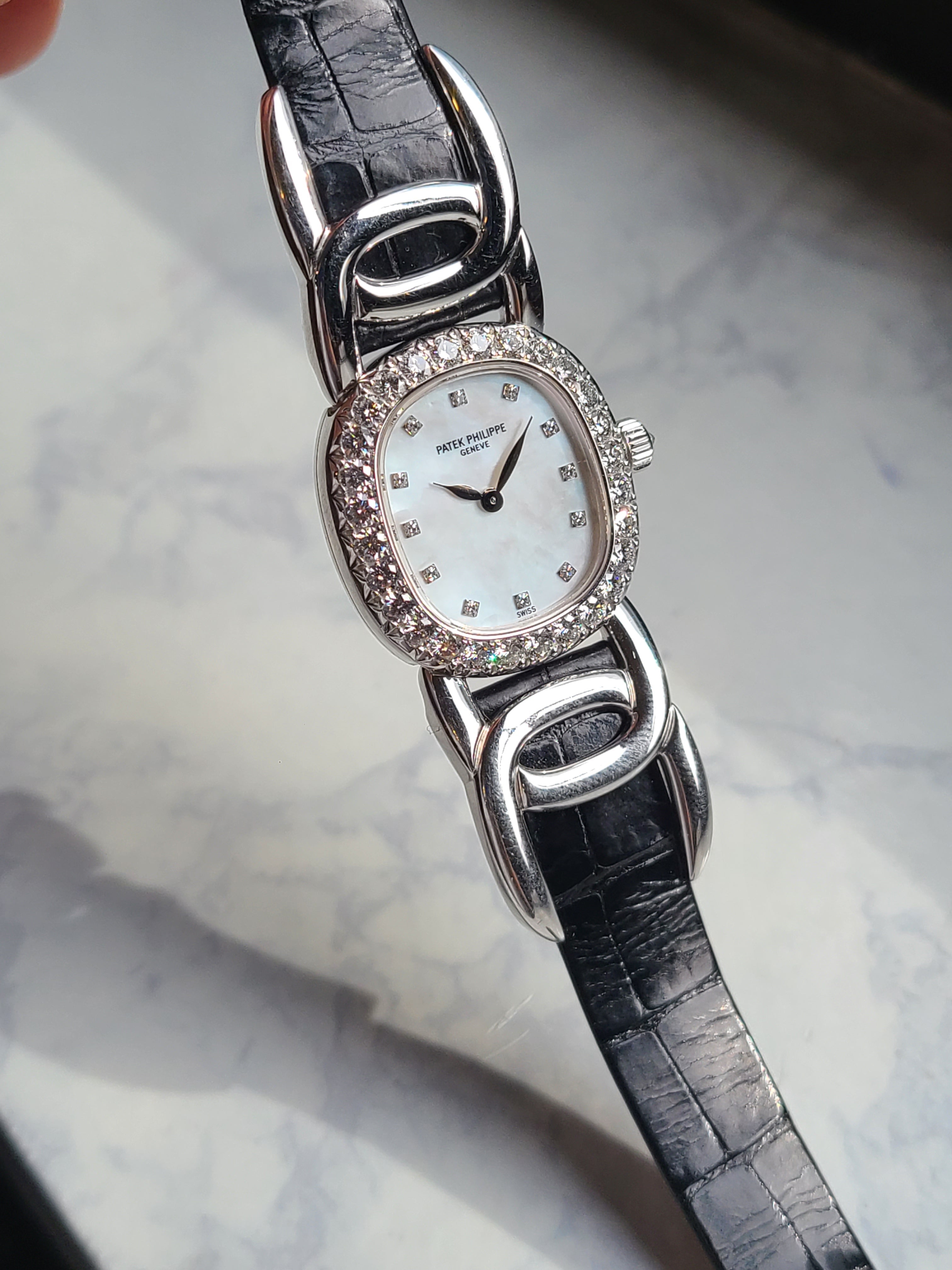 Patek Philippe Golden MOP 파텍필립 골든 엘립스 풀다이아몬드 MOP 자개 18K 화이트골드 여성용 소장품